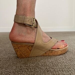 DONALD J PLINER PLATFORM SANDALS 9M